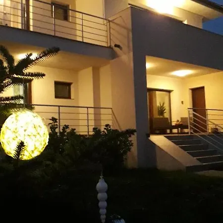 Pensionat Terrasse Eger